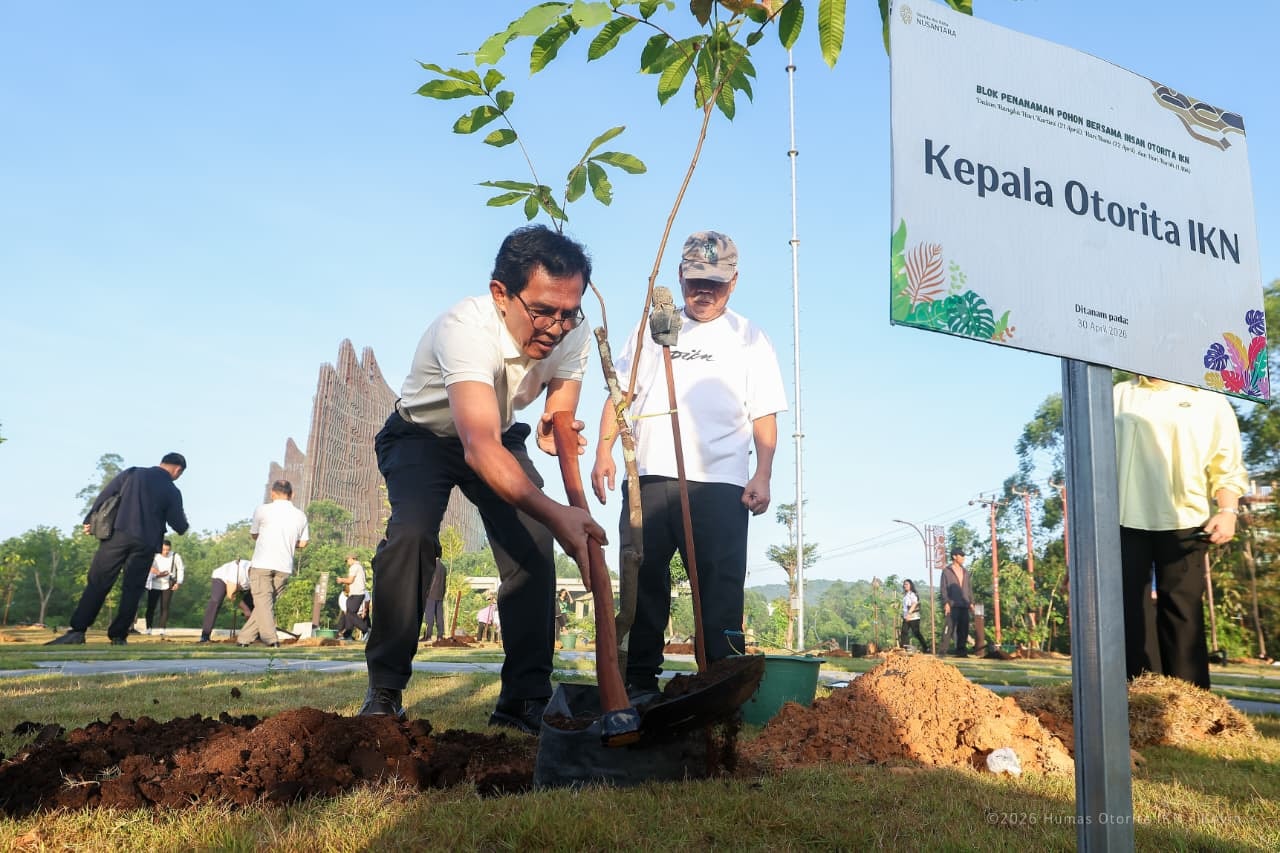 Penanaman Plaza Legislatif