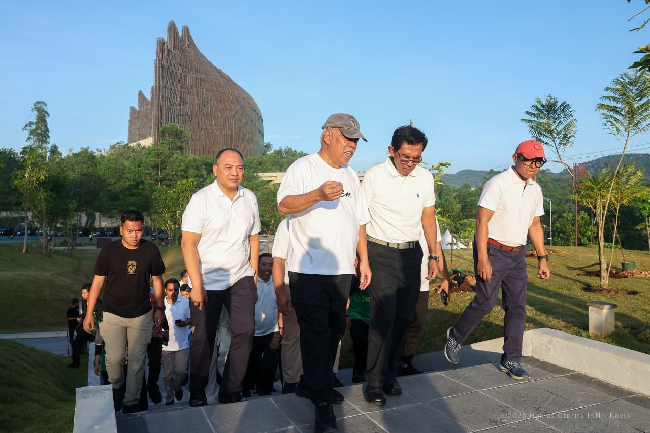 Penanaman Plaza Legislatif